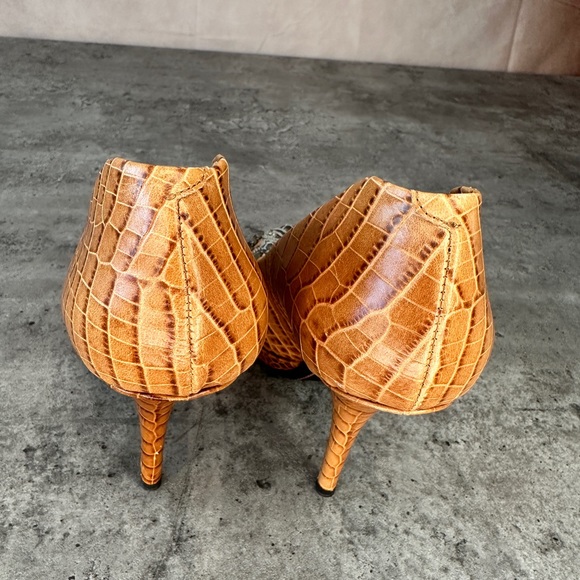 39.5 or 9 shoes. Dries Van Noten heels - Picture 6 of 10